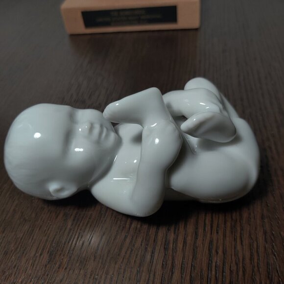 Babbling Baby porcelain figurine by Allan Therkelsen, Royal Copenhagen, Denmark - Picture 2 of 8